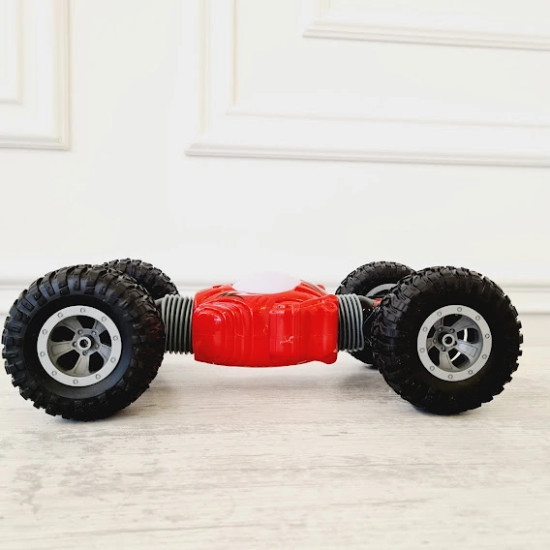 سيارة للتحكم عن بعد قابلة للدوران