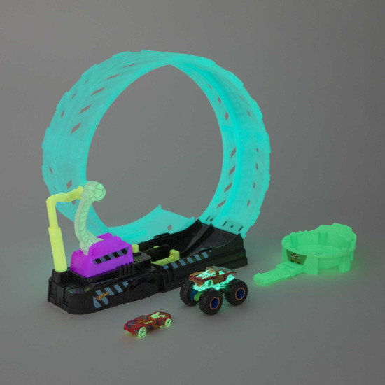 Monster Trucks Glow In The Dark Epic Loop Challenge Playset