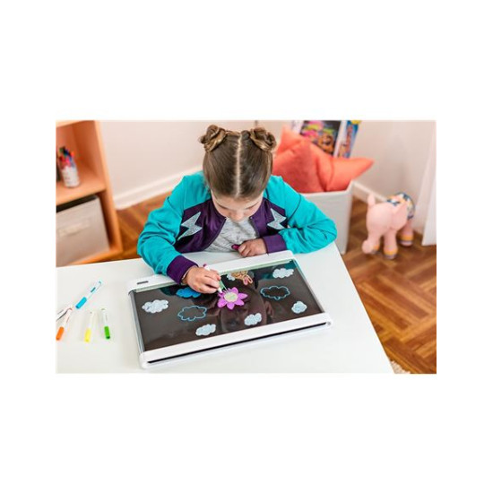 لوحة الإضاءة المطلقة من كرايولا